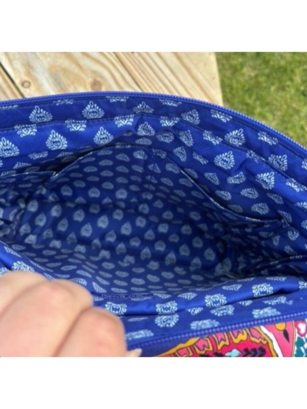 Vera Bradley Signature Iconic Messenger Paisley - Picture 6 of 10